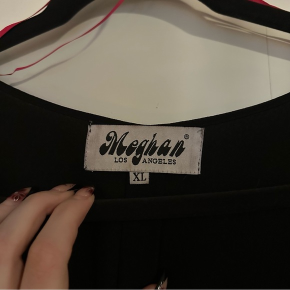 Meghan LA Pearl Detail Black Dress - Picture 4 of 6